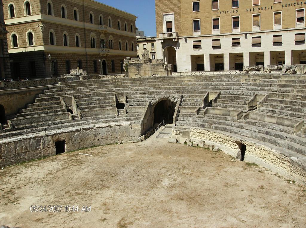 Casa La Ronza Apartman Lecce Kültér fotó